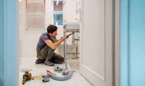 Plumbing professionals like Davis & Sons Plumbing